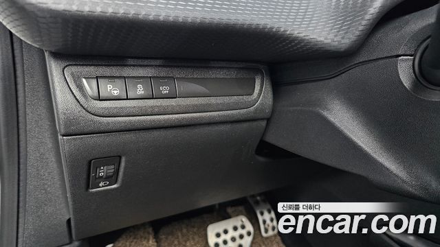 Peugeot 2008 2016 — photo 15
