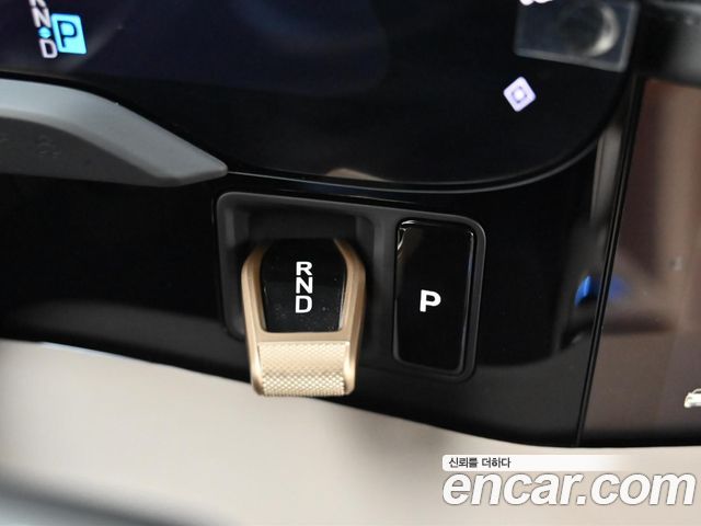 Porsche Taycan 2025 — photo 9
