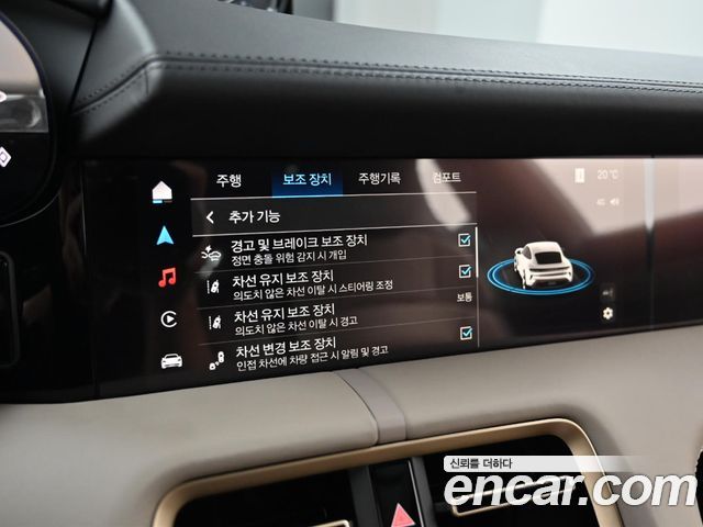 Porsche Taycan 2025 — photo 17