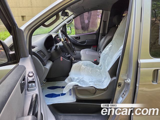 Hyundai Starex 2011 — photo 8
