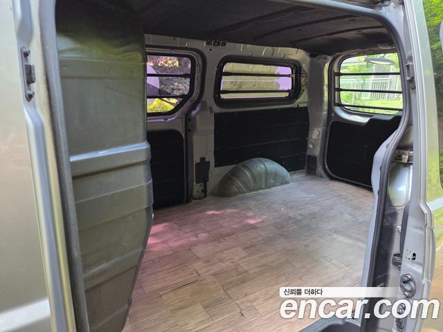 Hyundai Starex 2011 — photo 9