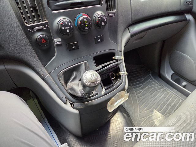 Hyundai Starex 2011 — photo 14