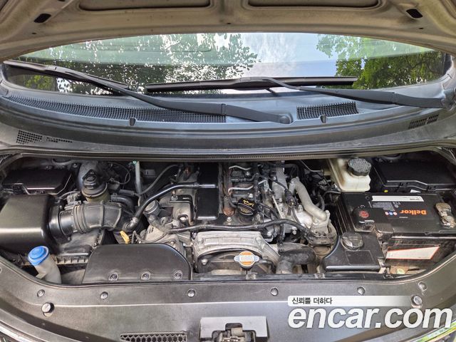 Hyundai Starex 2011 — photo 17