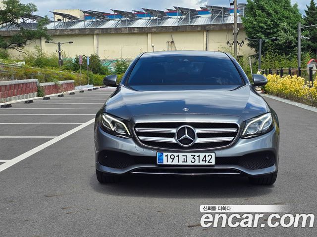 Mercedes-Benz E-Class 2019 — photo 1