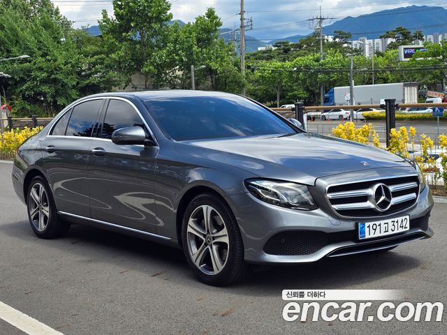 Mercedes-Benz E-Class 2019 — photo 2