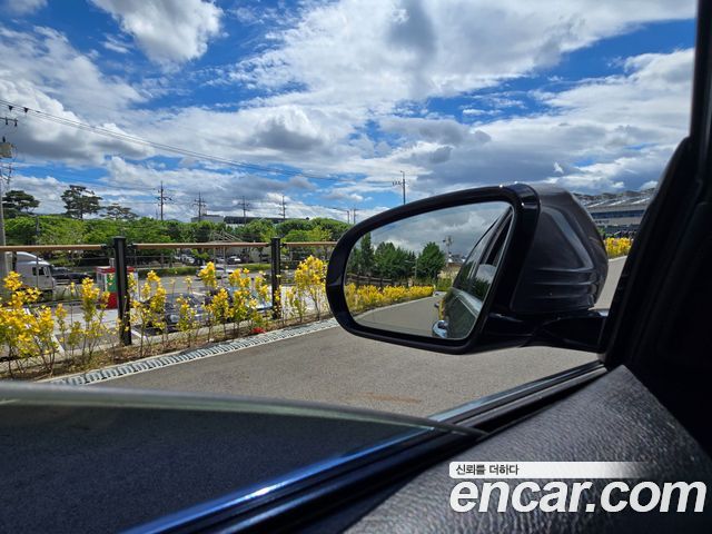 Mercedes-Benz E-Class 2019 — photo 17