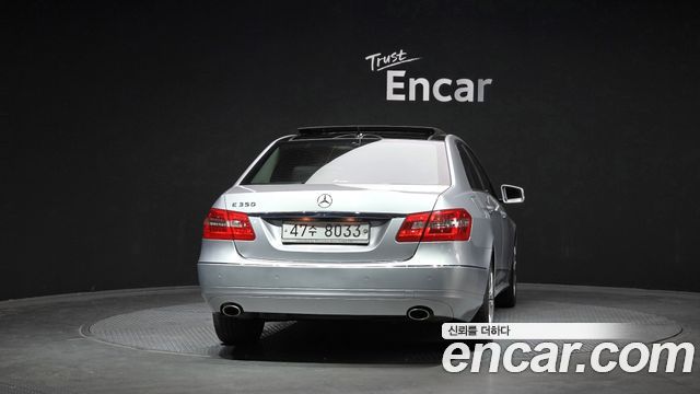 Mercedes-Benz E-Class 2010 — photo 4