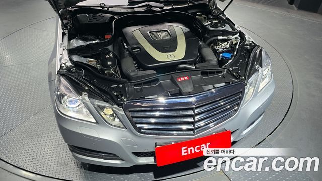 Mercedes-Benz E-Class 2010 — photo 6