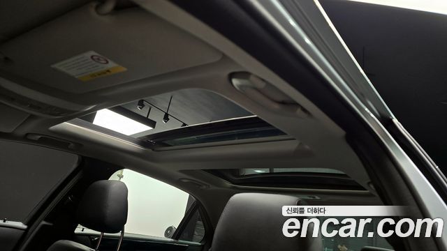 Mercedes-Benz E-Class 2010 — photo 19