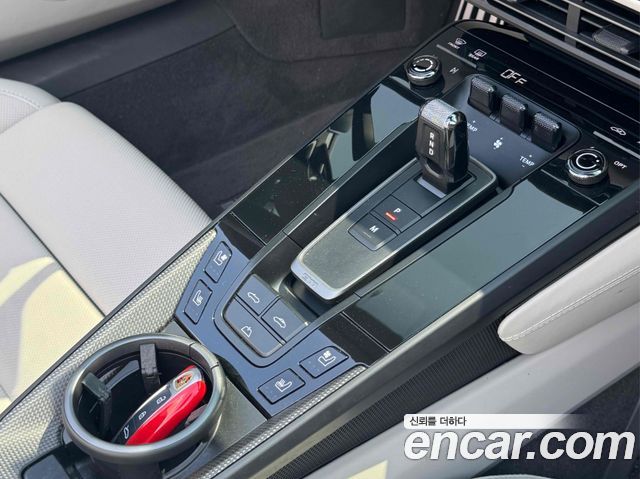 Porsche 911 2023 — photo 9