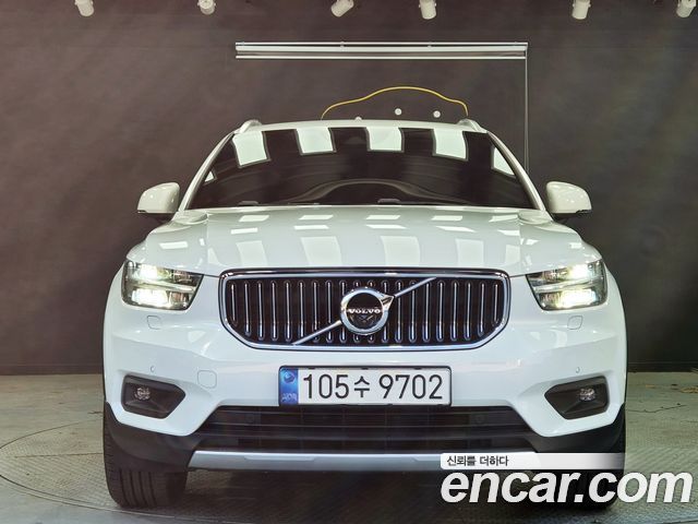 Volvo XC40 2021 — photo 2