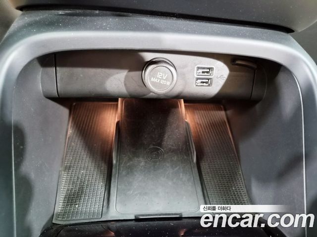 Volvo XC40 2021 — photo 11