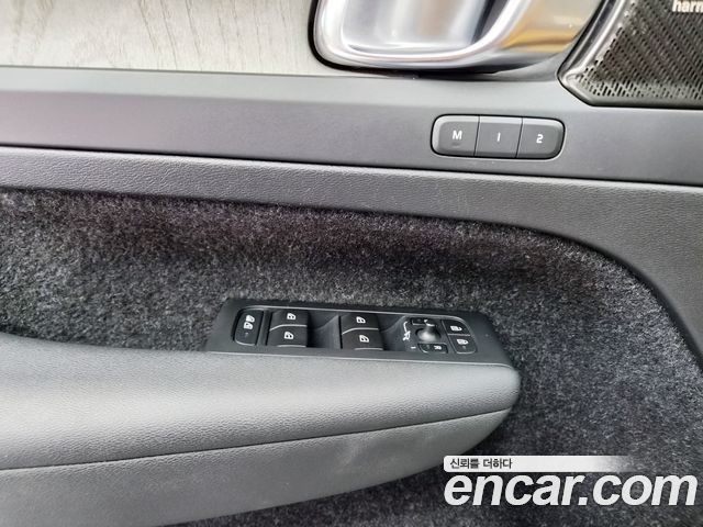 Volvo XC40 2021 — photo 15