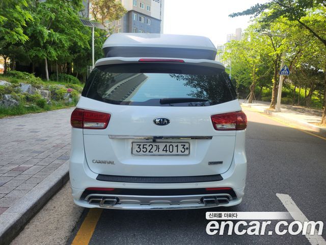 Kia Canival 2017 — photo 4