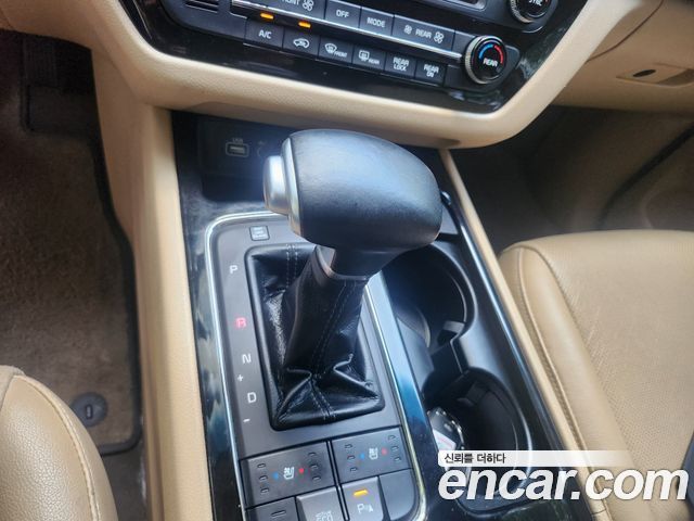 Kia Canival 2017 — photo 9