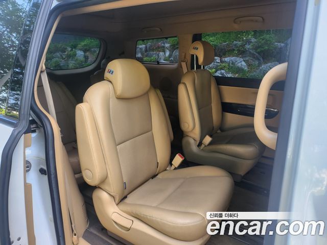 Kia Canival 2017 — photo 11