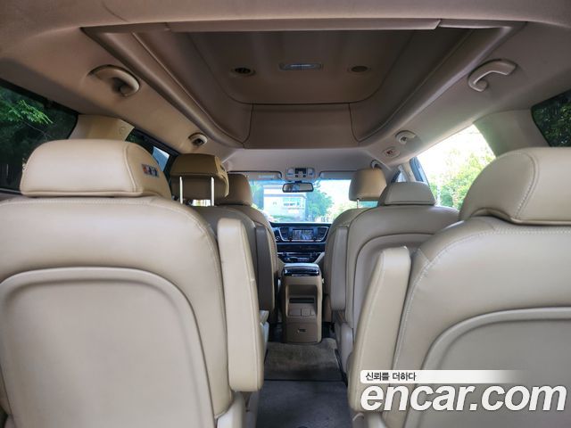 Kia Canival 2017 — photo 15