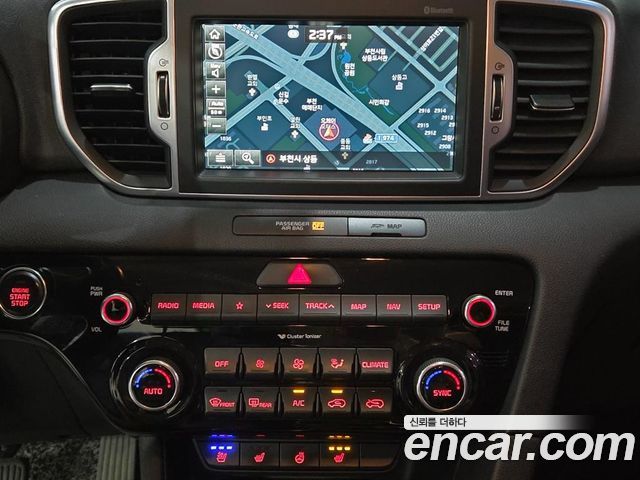 Kia Sportage 2018 — photo 12