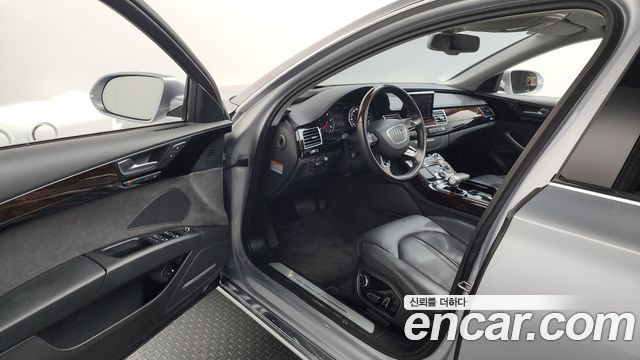 Audi A8 2015 — photo 10