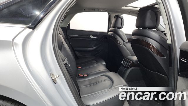Audi A8 2015 — photo 12