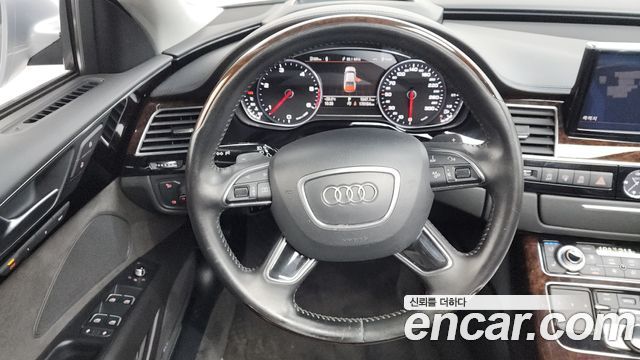 Audi A8 2015 — photo 15