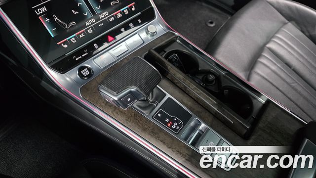 Audi A6 2021 — photo 12