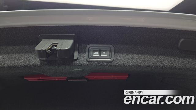 Audi A6 2021 — photo 23