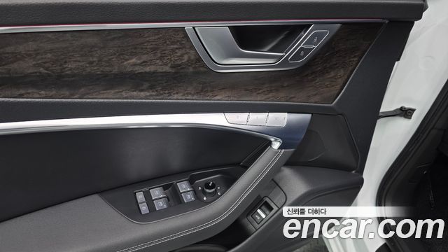 Audi A6 2021 — photo 25