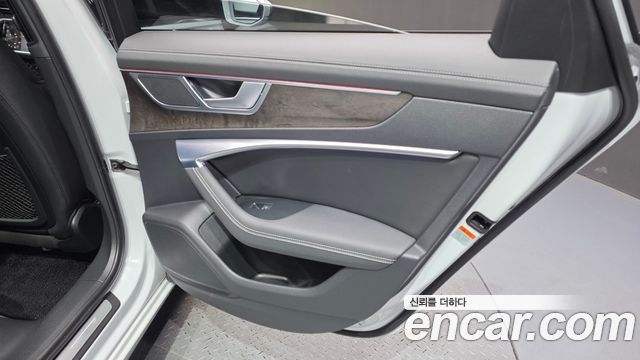 Audi A6 2021 — photo 15