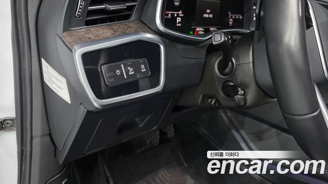 Audi A6 2021 — photo 28