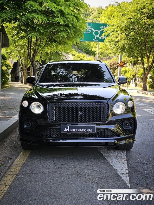 Bentley Bentayga 2022 — photo 2