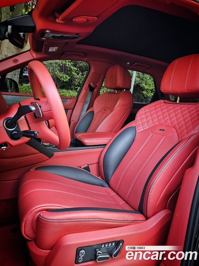Bentley Bentayga 2022 — photo 11