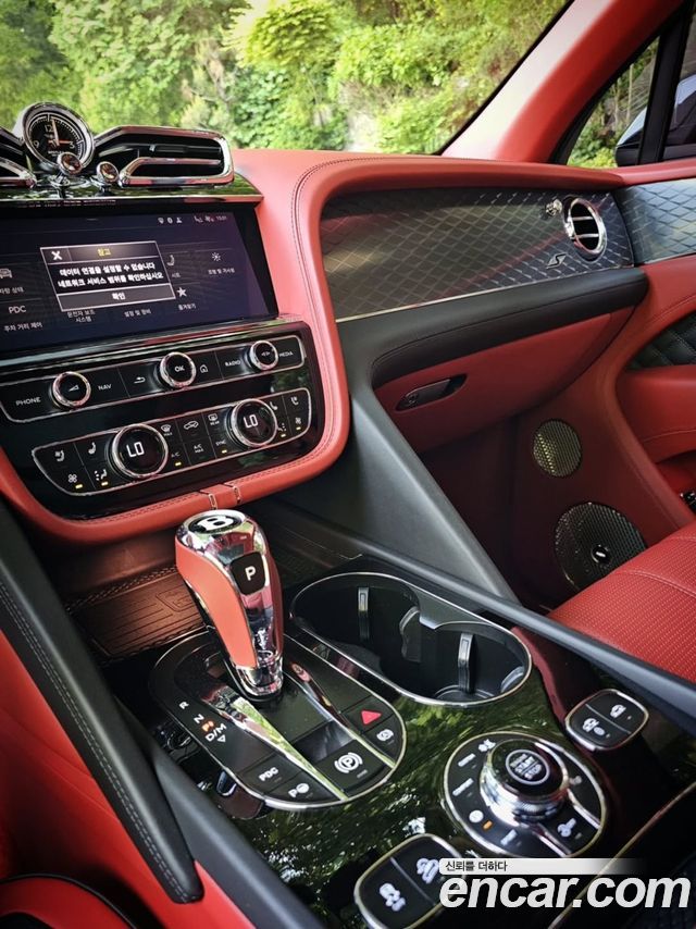Bentley Bentayga 2022 — photo 14