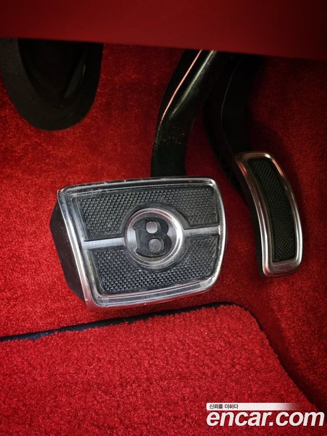 Bentley Bentayga 2022 — photo 17
