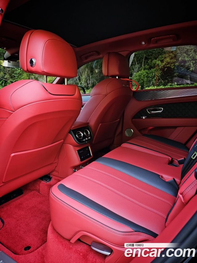 Bentley Bentayga 2022 — photo 18