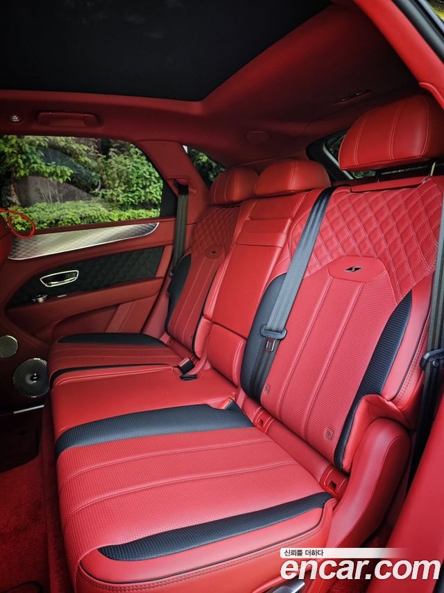 Bentley Bentayga 2022 — photo 19