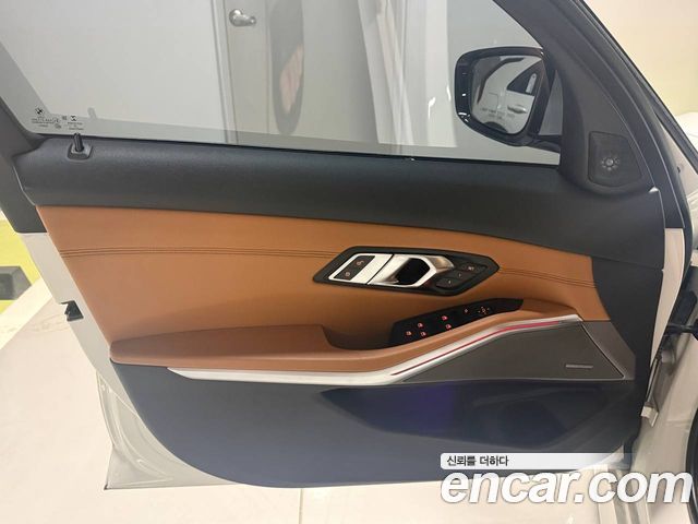 BMW 3-Series 2019 — photo 18