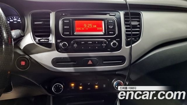 Kia Carens 2016 — photo 14