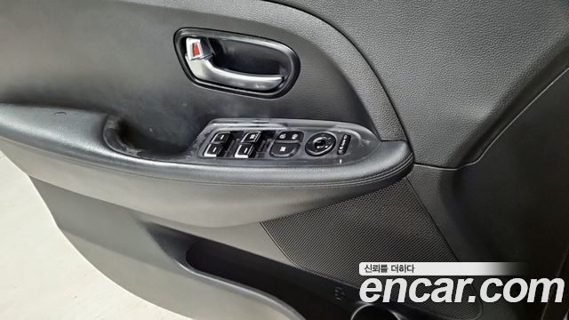 Kia Carens 2016 — photo 18