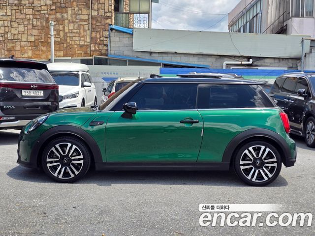 Mini Cooper 2024 — photo 3