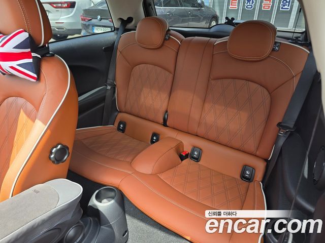 Mini Cooper 2024 — photo 9