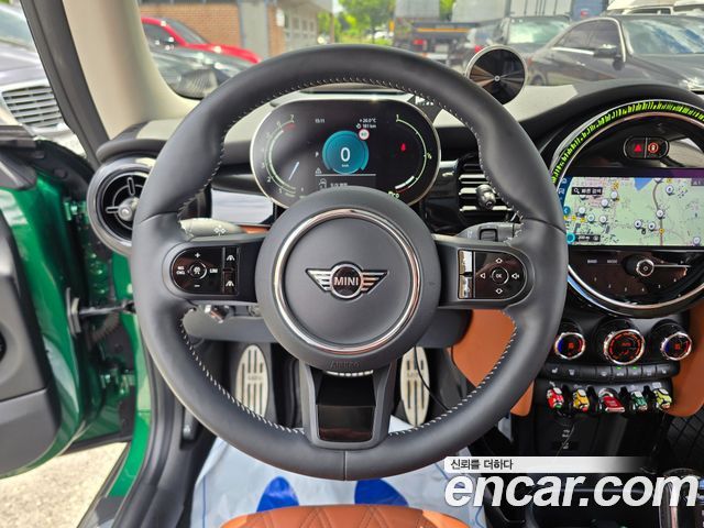 Mini Cooper 2024 — photo 12