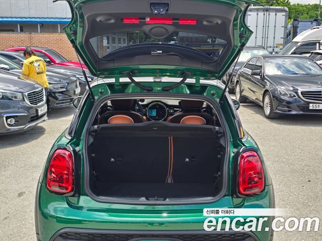 Mini Cooper 2024 — photo 18