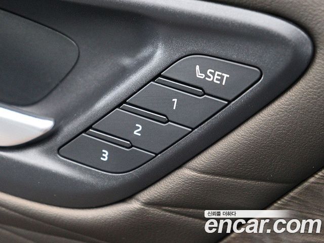 Toyota Alphard 2024 — photo 10