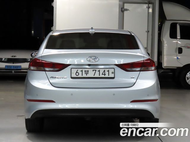 Hyundai AVANTE 2018 — photo 3