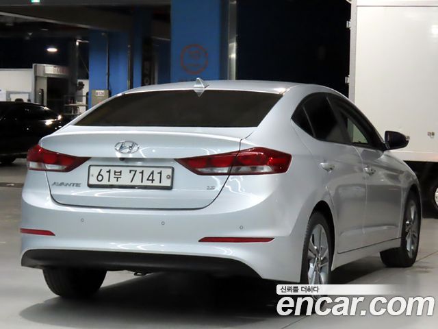 Hyundai AVANTE 2018 — photo 4