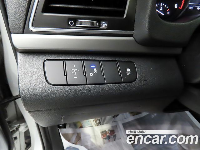 Hyundai AVANTE 2018 — photo 15