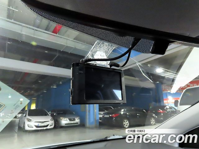 Hyundai AVANTE 2018 — photo 16