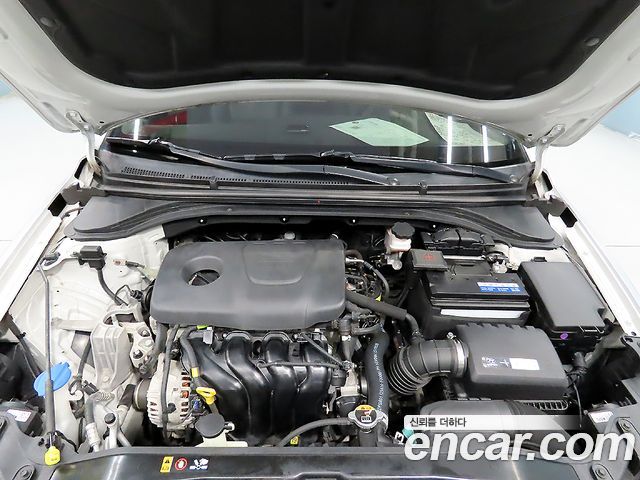 Hyundai AVANTE 2018 — photo 20
