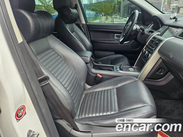 Land Rover Discovery Sport 2016 — photo 9